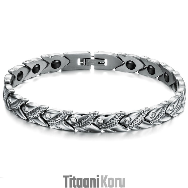 Maailmanlaajuisesti Tunnettu Titaanista Ja Mineraalikivistä Valmistettu Rannekoru