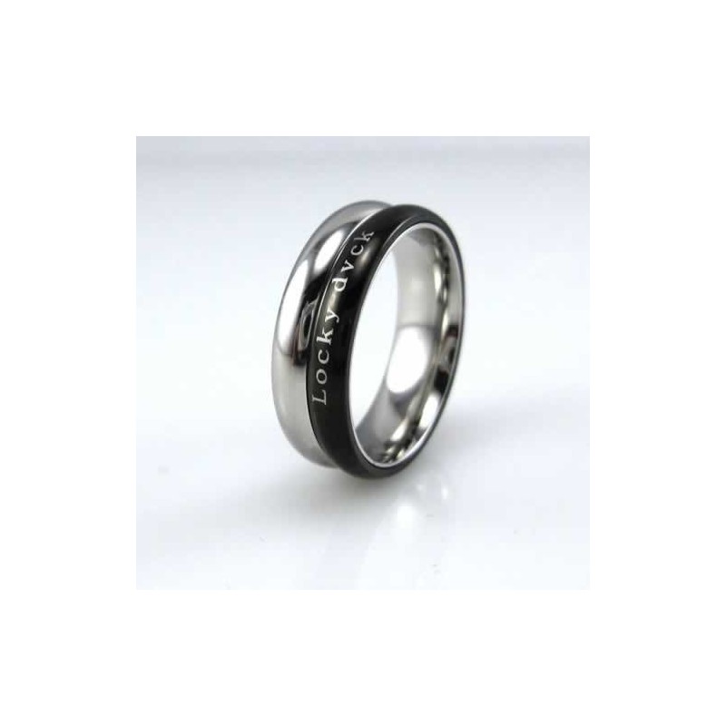 Locky Dvck Unisex 6 Mm Musta Titaanisormus Locky Dvck Unisex 6 Mm Musta Titaanisormus