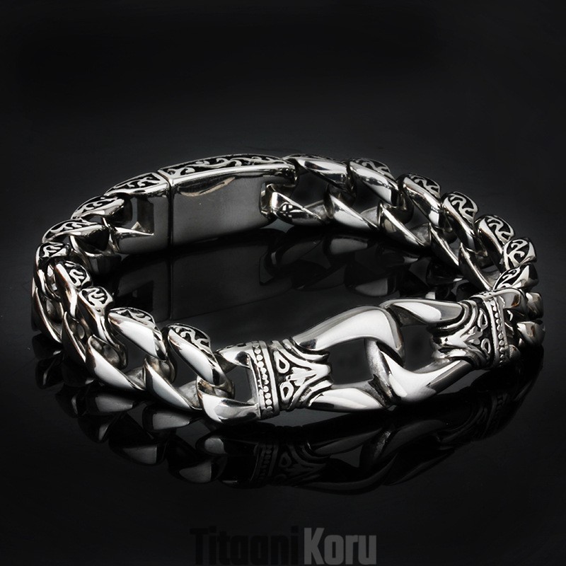Tyylikäs Miesten Titaanirannekoru Myytävänä