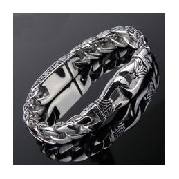 Tyylikäs Miesten Titaanirannekoru Myytävänä