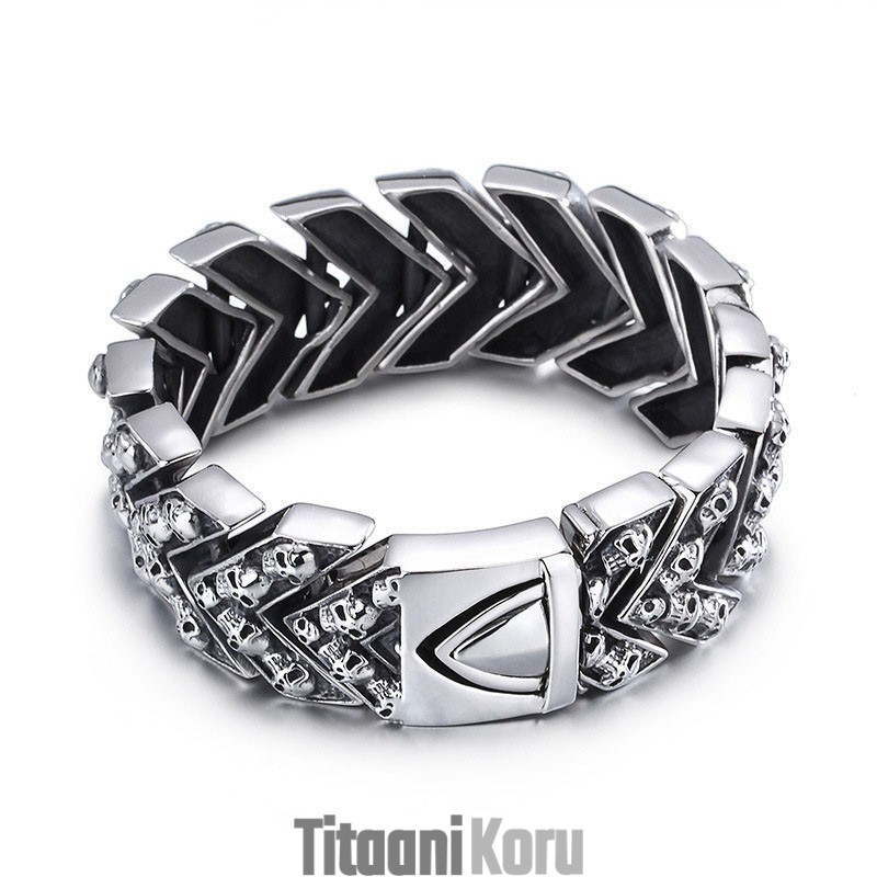 Iso Kallo Titaanirannekoru Muodikas Tyylikäs