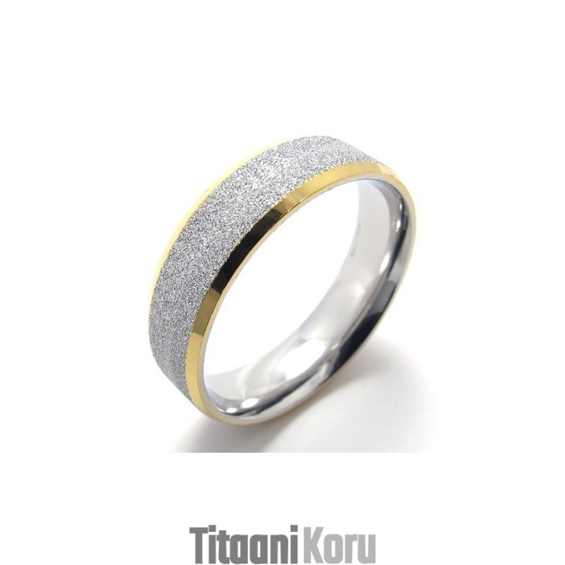 Kultainen Koristehelmi-Titaanisormus