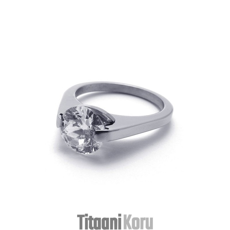 Timantti-Titaanisormus Timantti-Titaanisormus