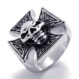 Titaanisormus "Cross Skull"
