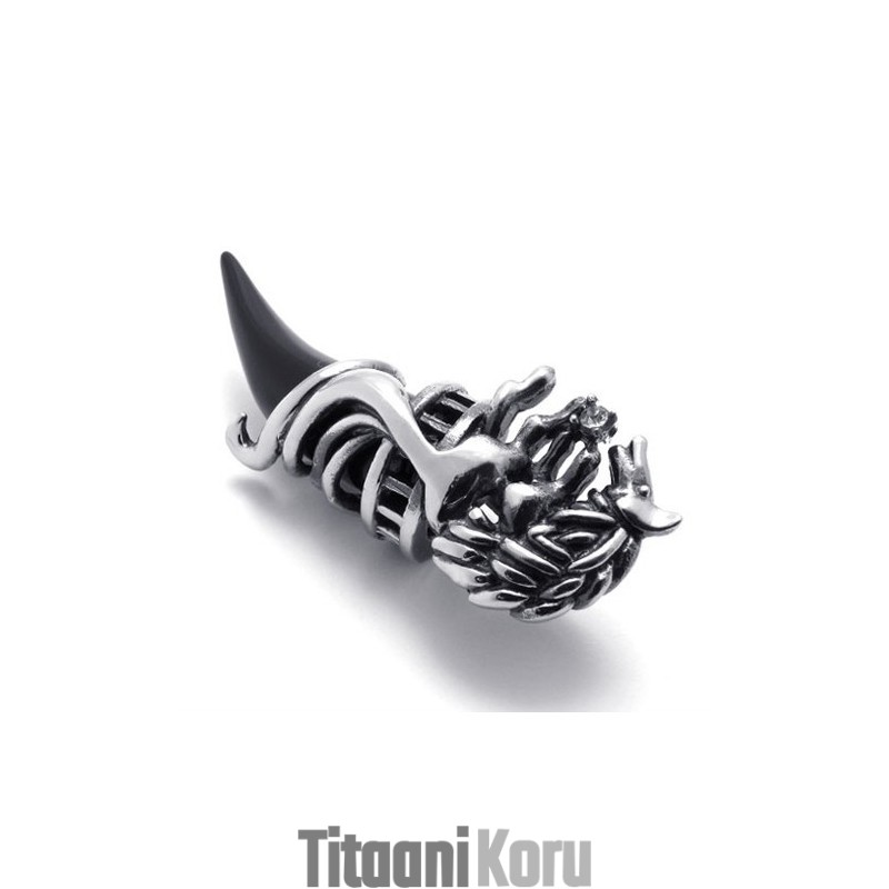 Musta Sarvi Titaaniriipus Musta Sarvi Titaaniriipus